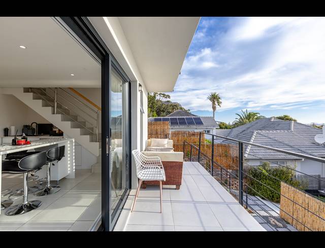 2 BEDROOM APARTMENT TO LET IN CAMPS BAY